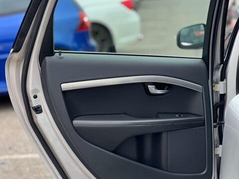 Volvo V70 2.0 V70 SE D3 Auto 5dr 46