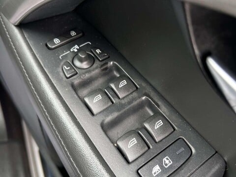 Volvo V70 2.0 V70 SE D3 Auto 5dr 57