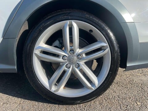 Audi A6 Allroad 3.0 TFSI V6 Estate 5dr Petrol S Tronic quattro Euro 5 (s/s) (310 ps) 53