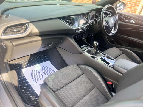 Vauxhall Insignia 1.5 Insignia SRi VX-Line Nav T 5dr 18