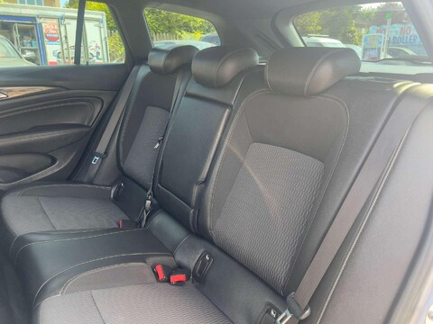 Vauxhall Insignia 1.5 Insignia SRi VX-Line Nav T 5dr 24