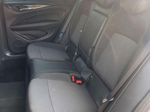 Vauxhall Insignia 1.5 Insignia SRi VX-Line Nav T 5dr 25