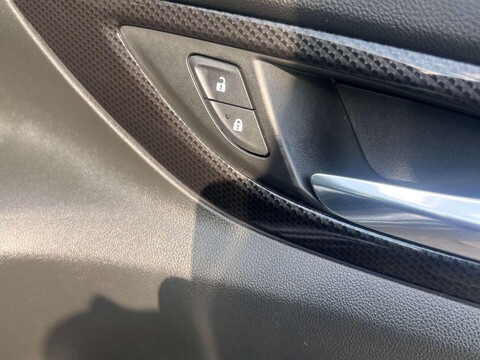 Vauxhall Insignia 1.5 Insignia SRi VX-Line Nav T 5dr 30