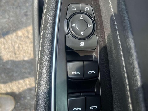 Vauxhall Insignia 1.5 Insignia SRi VX-Line Nav T 5dr 31