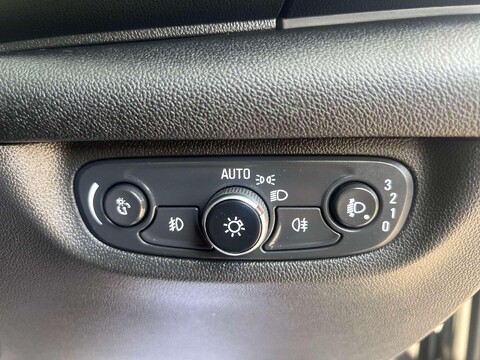 Vauxhall Insignia 1.5 Insignia SRi VX-Line Nav T 5dr 33