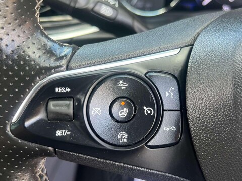 Vauxhall Insignia 1.5 Insignia SRi VX-Line Nav T 5dr 35