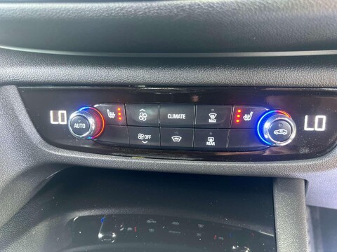 Vauxhall Insignia 1.5 Insignia SRi VX-Line Nav T 5dr 39