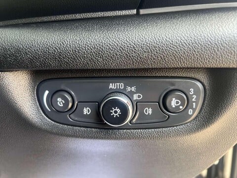 Vauxhall Insignia 1.5 Insignia SRi VX-Line Nav T 5dr 33