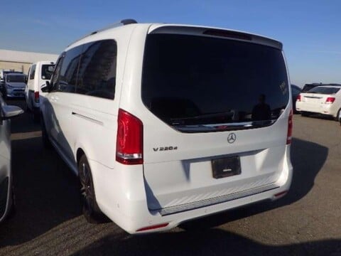 Mercedes-Benz V Class 2.2 V220d AMG Line MPV 5dr Diesel G-Tronic+ Euro 6 (s/s) 7 Seat (163 ps) 4