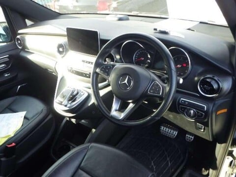 Mercedes-Benz V Class 2.2 V220d AMG Line MPV 5dr Diesel G-Tronic+ Euro 6 (s/s) 7 Seat (163 ps) 7