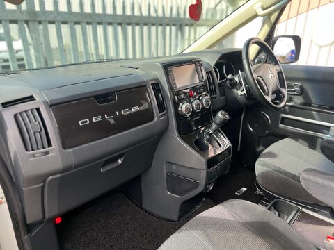 Mitsubishi Delica Roadest 38