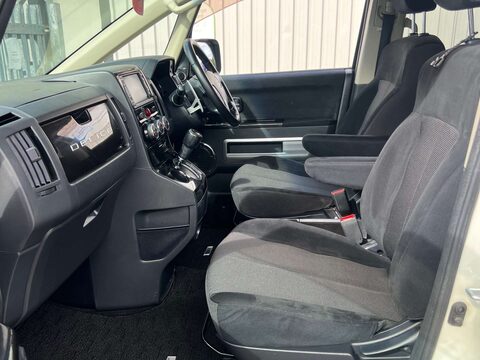 Mitsubishi Delica Roadest 37