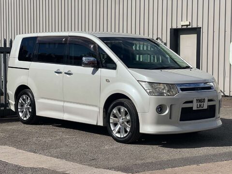 Mitsubishi Delica Roadest 25