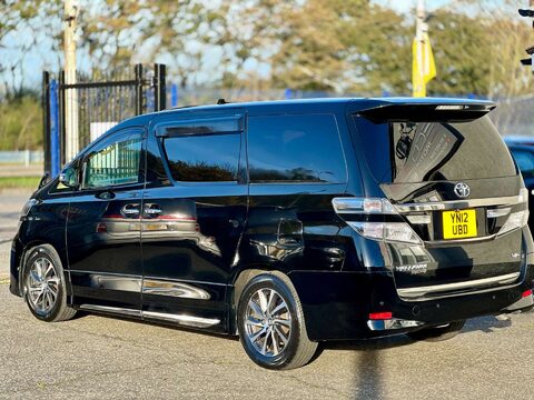 Toyota Vellfire V6 Royal Lounge Sunroof 3