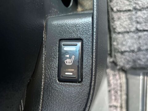 Nissan Elgrand 3.5+HIGHWAY STAR+GRADE 4+WARRANTED MILES 28