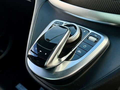 Mercedes-Benz V Class 2.2 V220d AMG Line MPV 5dr Diesel G-Tronic+ Euro 6 (s/s) 7 Seat (163 ps) 61