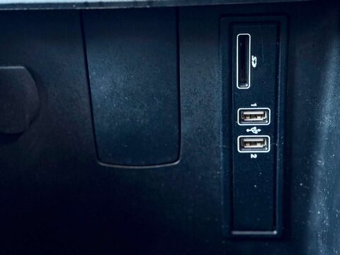 Mercedes-Benz V Class 2.2 V220d AMG Line MPV 5dr Diesel G-Tronic+ Euro 6 (s/s) 7 Seat (163 ps) 92