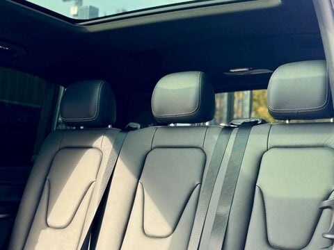 Mercedes-Benz V Class 2.2 V220d AMG Line MPV 5dr Diesel G-Tronic+ Euro 6 (s/s) 7 Seat (163 ps) 84