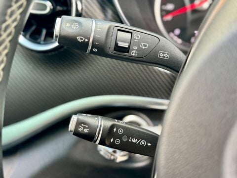 Mercedes-Benz V Class 2.2 V220d AMG Line MPV 5dr Diesel G-Tronic+ Euro 6 (s/s) 7 Seat (163 ps) 64