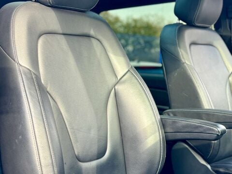 Mercedes-Benz V Class 2.2 V220d AMG Line MPV 5dr Diesel G-Tronic+ Euro 6 (s/s) 7 Seat (163 ps) 47