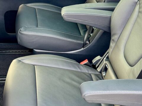 Mercedes-Benz V Class 2.2 V220d AMG Line MPV 5dr Diesel G-Tronic+ Euro 6 (s/s) 7 Seat (163 ps) 21