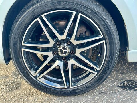 Mercedes-Benz V Class 2.2 V220d AMG Line MPV 5dr Diesel G-Tronic+ Euro 6 (s/s) 7 Seat (163 ps) 97