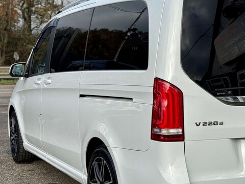 Mercedes-Benz V Class 2.2 V220d AMG Line MPV 5dr Diesel G-Tronic+ Euro 6 (s/s) 7 Seat (163 ps) 41