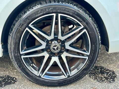 Mercedes-Benz V Class 2.2 V220d AMG Line MPV 5dr Diesel G-Tronic+ Euro 6 (s/s) 7 Seat (163 ps) 98