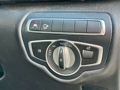 Mercedes-Benz V Class 2.2 V220d AMG Line MPV 5dr Diesel G-Tronic+ Euro 6 (s/s) 7 Seat (163 ps) 66