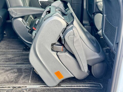 Mercedes-Benz V Class 2.2 V220d AMG Line MPV 5dr Diesel G-Tronic+ Euro 6 (s/s) 7 Seat (163 ps) 81