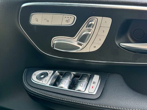 Mercedes-Benz V Class 2.2 V220d AMG Line MPV 5dr Diesel G-Tronic+ Euro 6 (s/s) 7 Seat (163 ps) 17