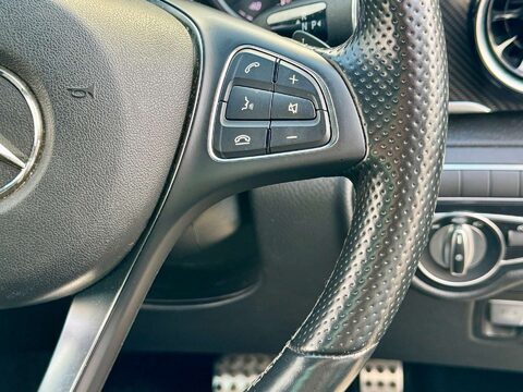 Mercedes-Benz V Class 2.2 V220d AMG Line MPV 5dr Diesel G-Tronic+ Euro 6 (s/s) 7 Seat (163 ps) 63