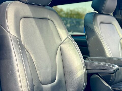 Mercedes-Benz V Class 2.2 V220d AMG Line MPV 5dr Diesel G-Tronic+ Euro 6 (s/s) 7 Seat (163 ps) 6