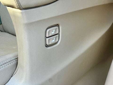 Toyota Alphard Toyota Alphard L Package V6 59