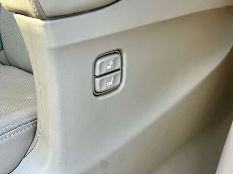 Toyota Alphard Toyota Alphard L Package V6 59