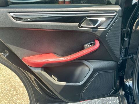 Porsche Macan 2.0T SUV 5dr Petrol PDK 4WD Euro 6 (s/s) (252 ps) 72