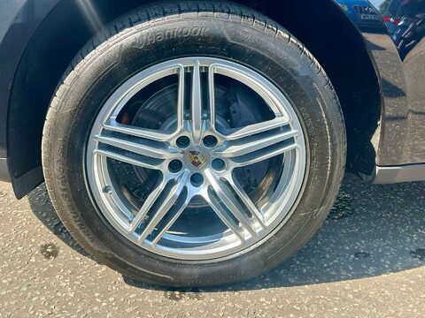 Porsche Macan 2.0T SUV 5dr Petrol PDK 4WD Euro 6 (s/s) (252 ps) 14