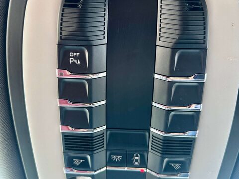 Porsche Macan 2.0T SUV 5dr Petrol PDK 4WD Euro 6 (s/s) (252 ps) 53