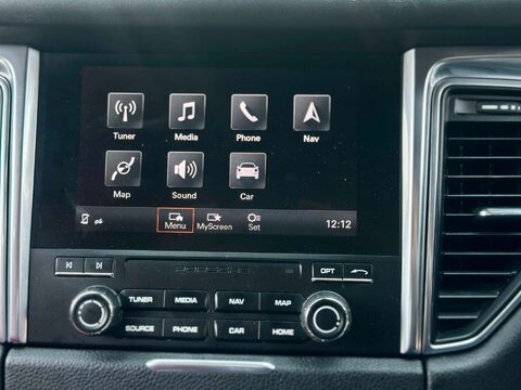 Porsche Macan 2.0T SUV 5dr Petrol PDK 4WD (s/s) (252 ps) 16