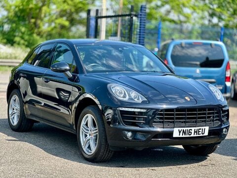 Porsche Macan 2.0T SUV 5dr Petrol PDK 4WD Euro 6 (s/s) (252 ps) 26
