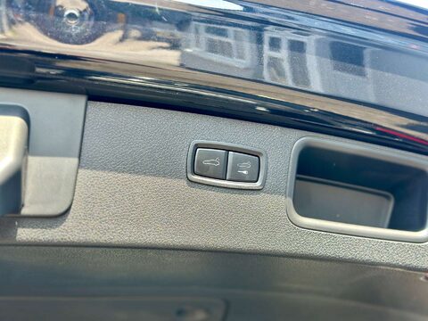 Porsche Macan 2.0T SUV 5dr Petrol PDK 4WD (s/s) (252 ps) 22