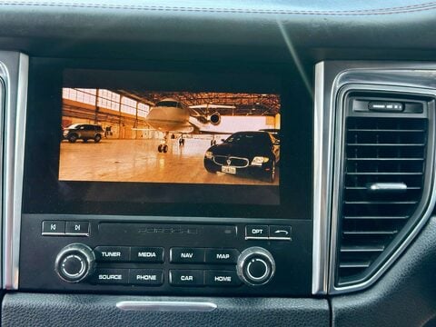 Porsche Macan 2.0T SUV 5dr Petrol PDK 4WD Euro 6 (s/s) (252 ps) 15