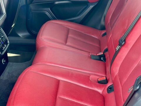 Porsche Macan 2.0T SUV 5dr Petrol PDK 4WD Euro 6 (s/s) (252 ps) 18