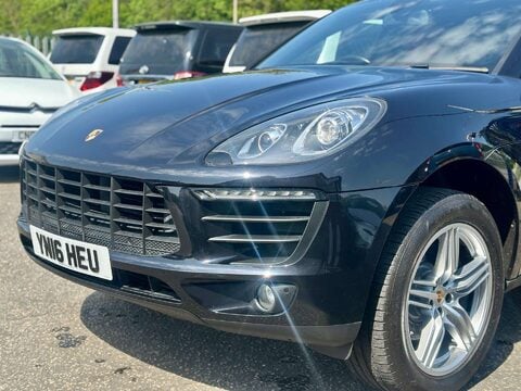 Porsche Macan 2.0T SUV 5dr Petrol PDK 4WD Euro 6 (s/s) (252 ps) 30