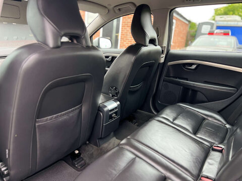 Volvo V70 2.0 V70 SE D3 Auto 5dr 32