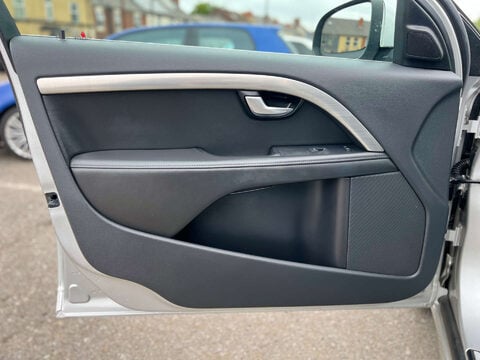 Volvo V70 2.0 V70 SE D3 Auto 5dr 40