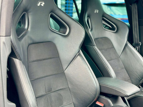 Volkswagen Golf R 2.0 DSG (Wingback) DCC 3