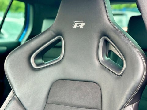 Volkswagen Golf R 2.0 DSG (Wingback) DCC 12