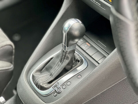 Volkswagen Golf R 2.0 DSG (Wingback) DCC 17