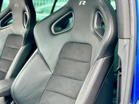 Volkswagen Golf R 2.0 DSG (Wingback) DCC 8